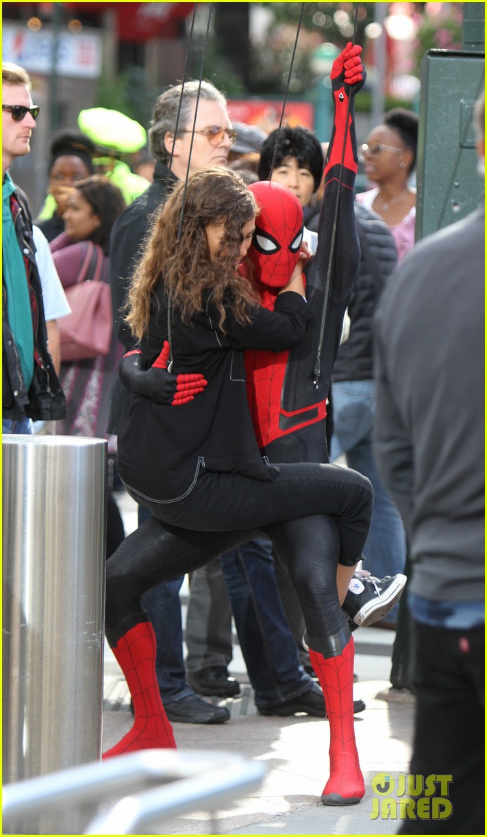 tom holland dons spider man far from home costume while filming with zendaya in nyc218