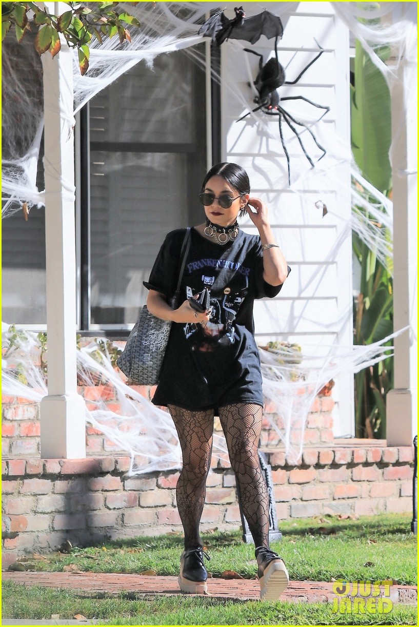 vanessa hudgens dons halloween inspired outfit ahead of farmers market trip01