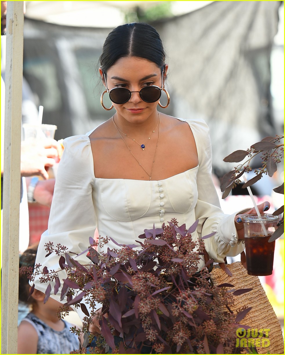 vanessa hudgens dons halloween inspired outfit ahead of farmers market trip14