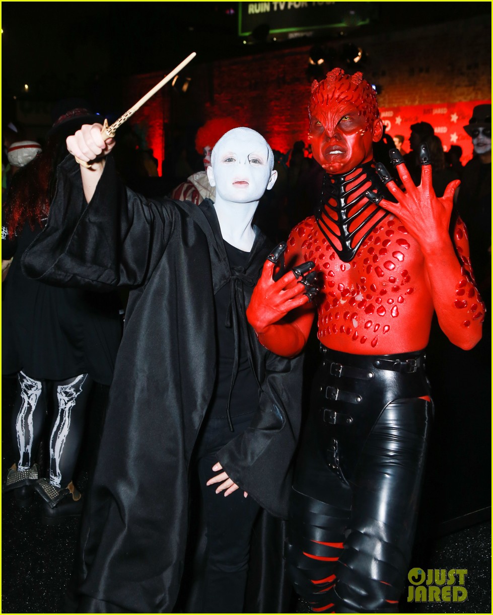 joey king hunter king just jared halloween party 16