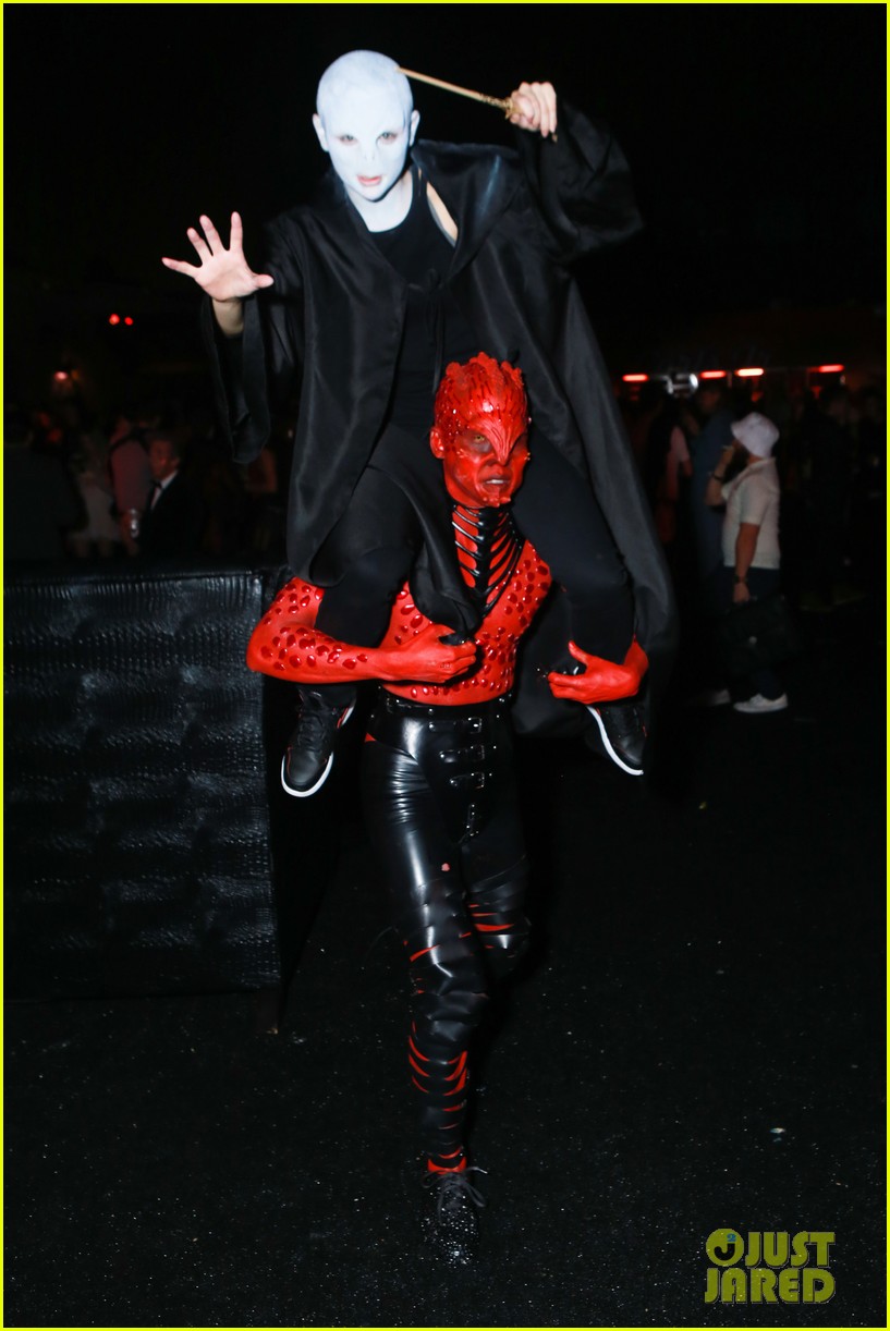 joey king hunter king just jared halloween party 22