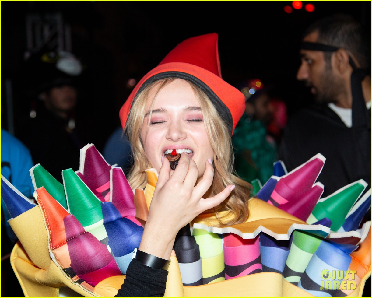 joey king hunter king just jared halloween party 29