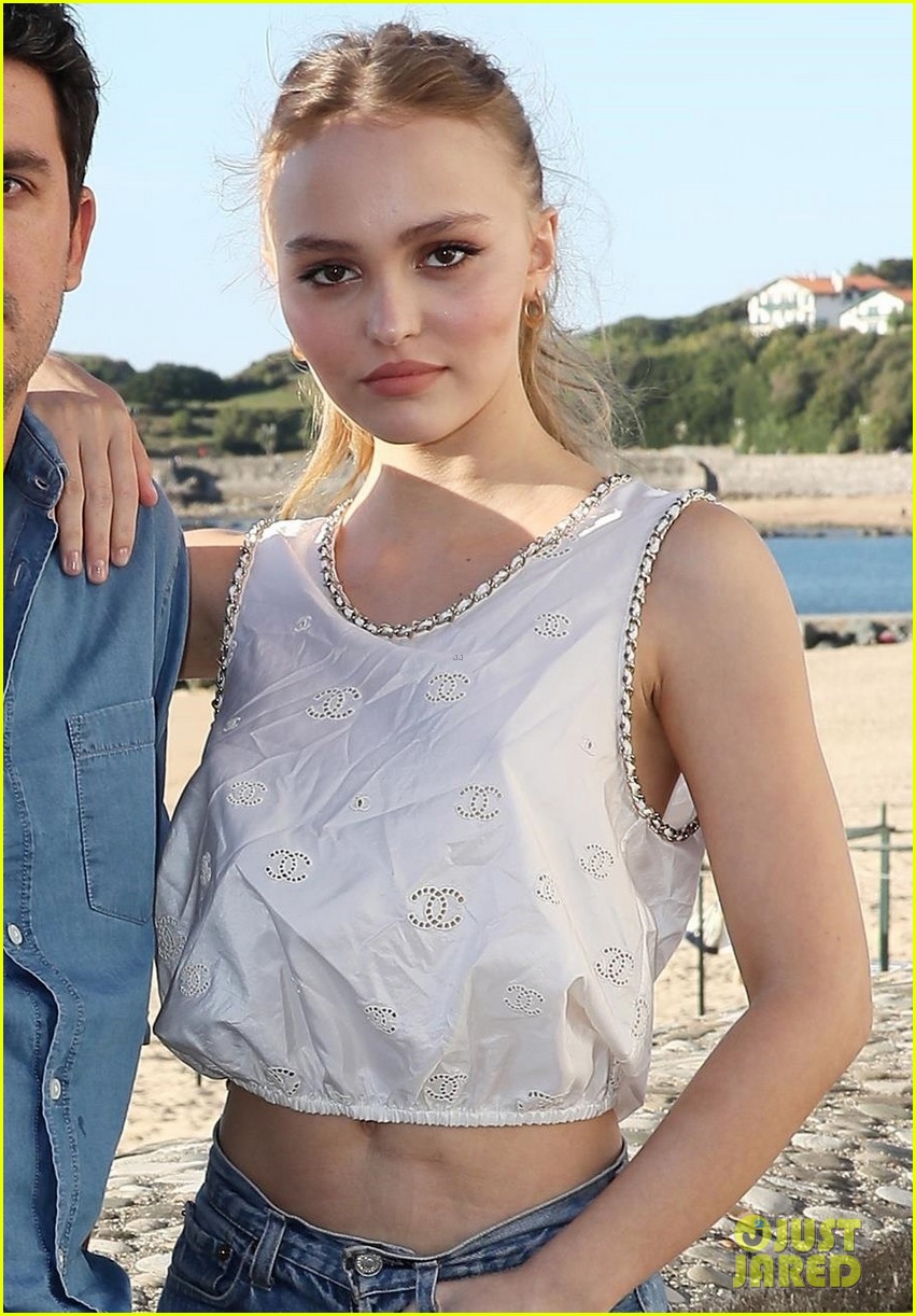 lily rose depp premieres les fauvres in france 02