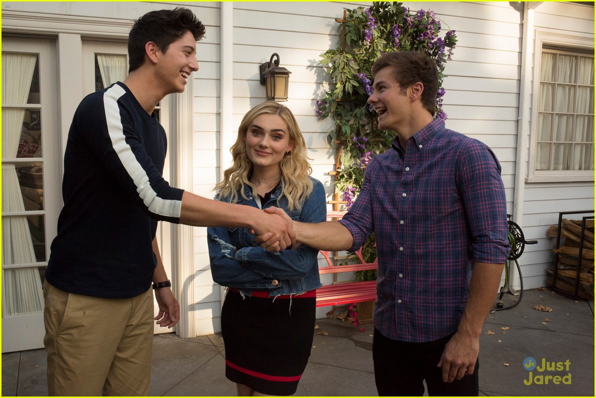 Milo Manheim Makes a Play For Meg Donnelly on 'American Housewife