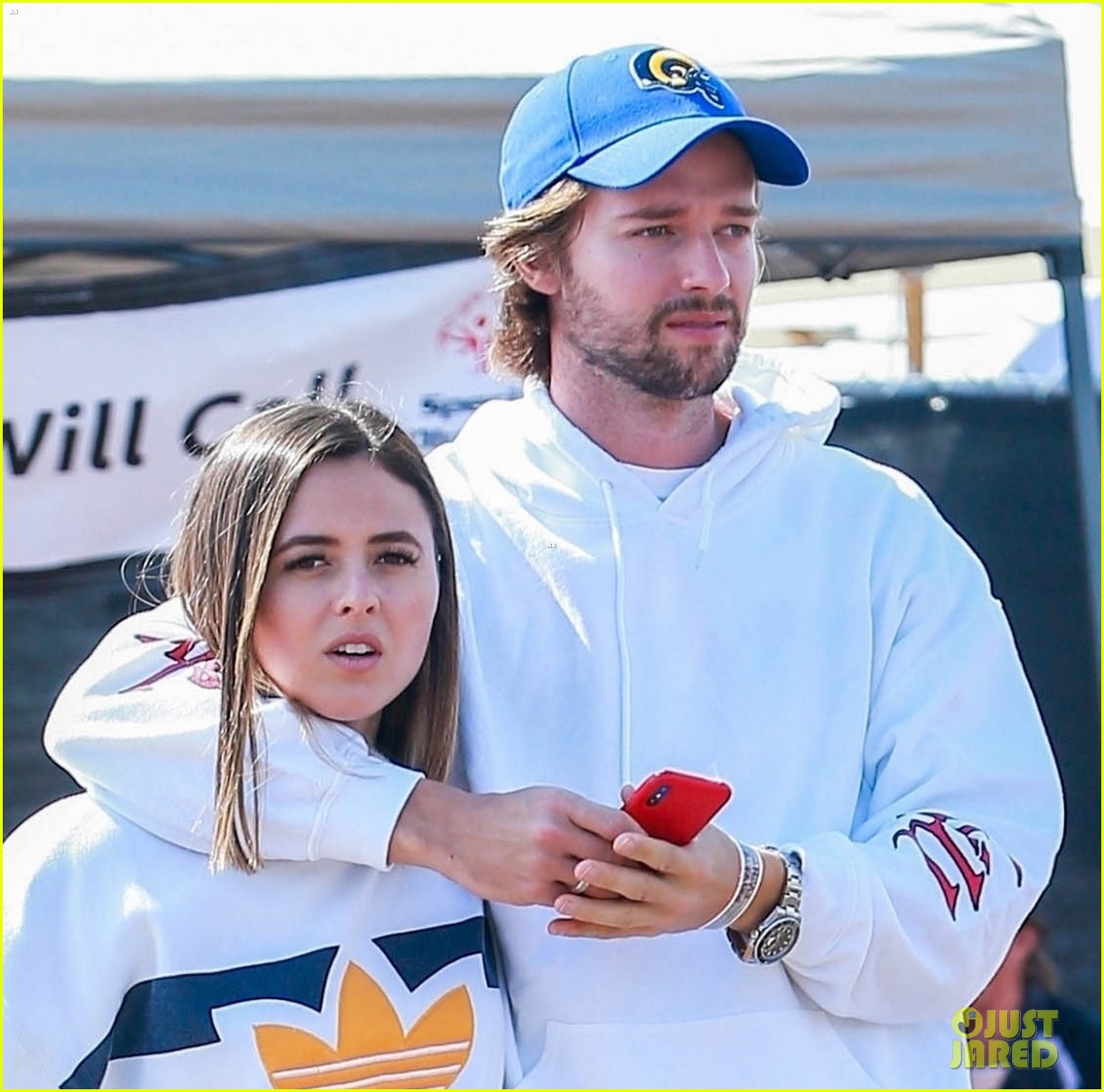 patrick schwarzenegger wraps arms around friend while out with maria and christina05
