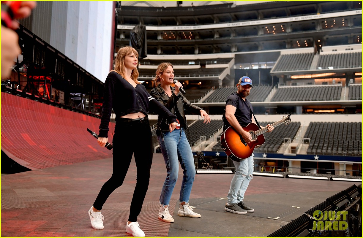 sugarland joins taylor swift for first live performance of babe 08