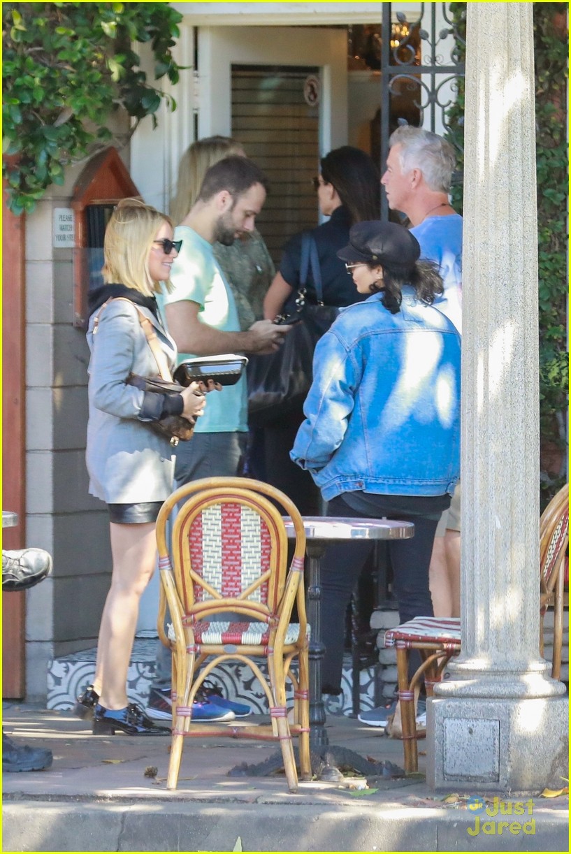 vanessa hudgens ashley tisdale aroma lunch date 03