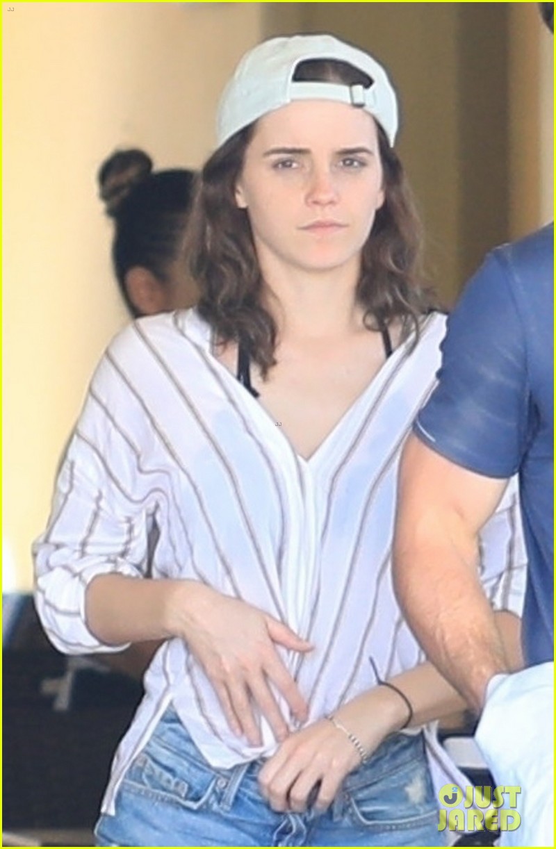 emma watson kisses businessman brendan wallace on vacation in mexico309