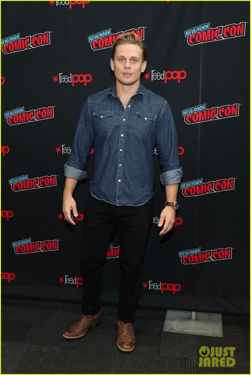 paul wesley danielle campbell comic con new york 07