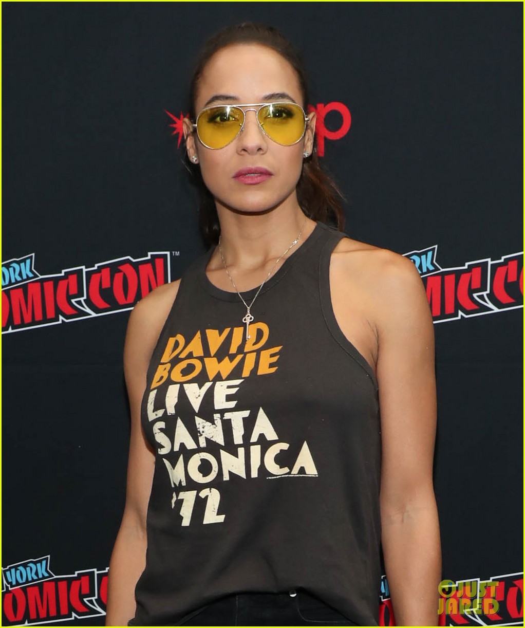 paul wesley danielle campbell comic con new york 08