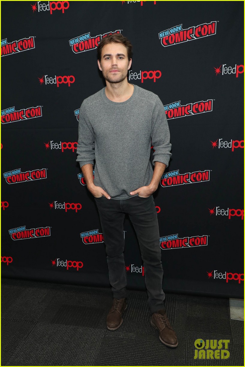paul wesley danielle campbell comic con new york 09