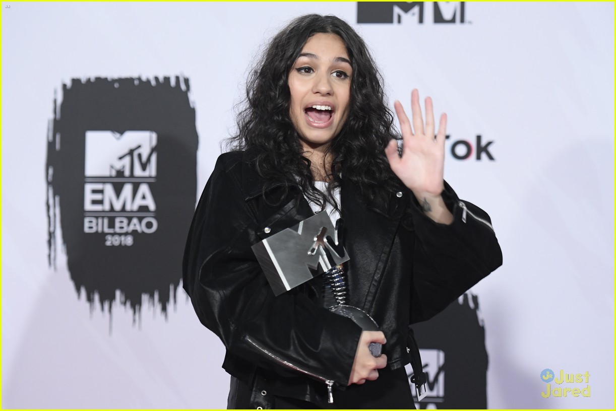 alessia cara doesnt care what you think of her suits 11