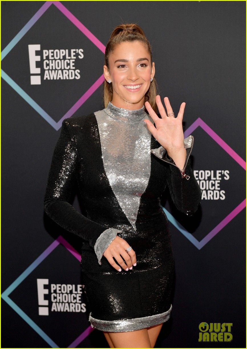 aly raisman is a game changer at peoples choice awards 2018 03