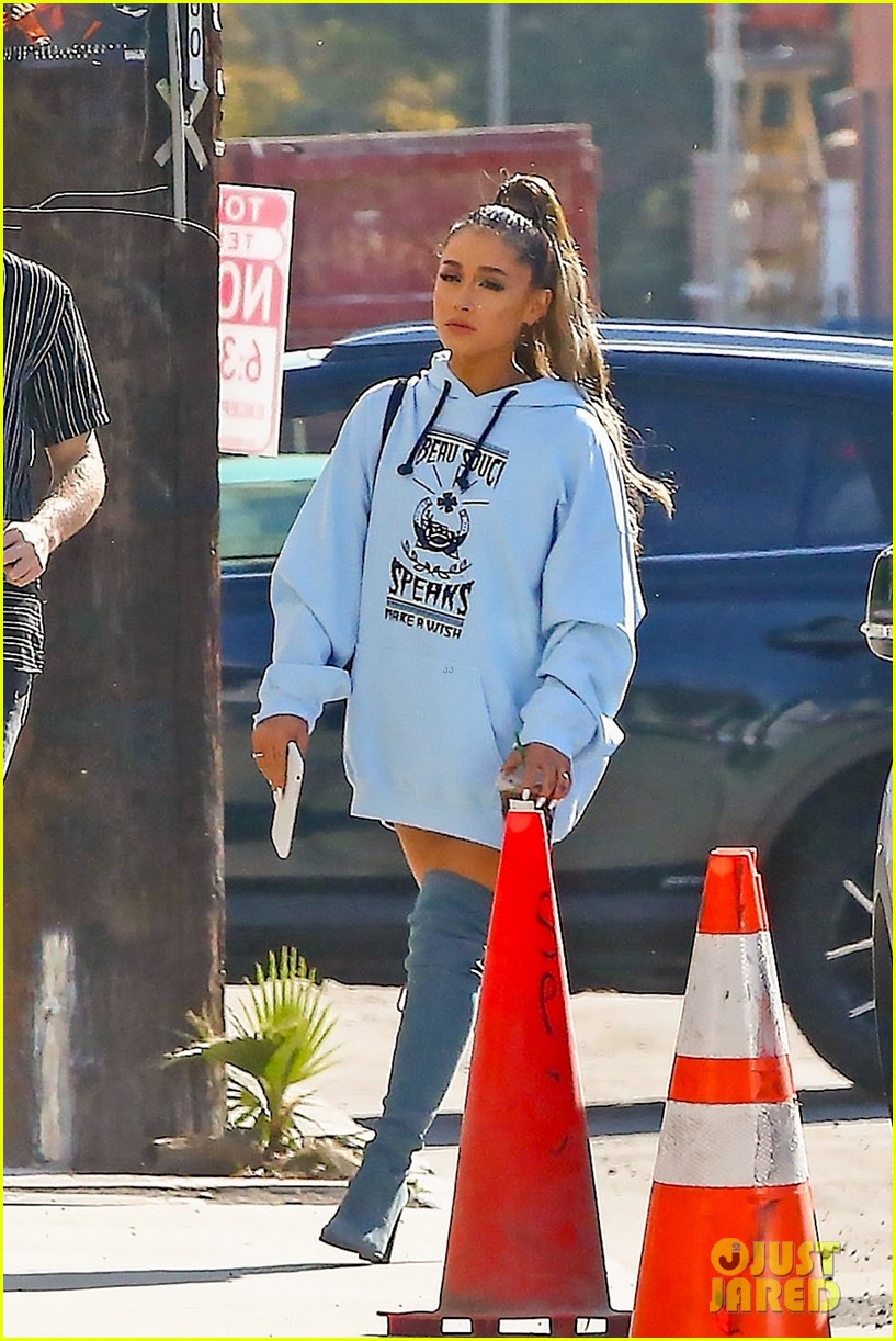 ariana grande spends the day at the studio in weho 01