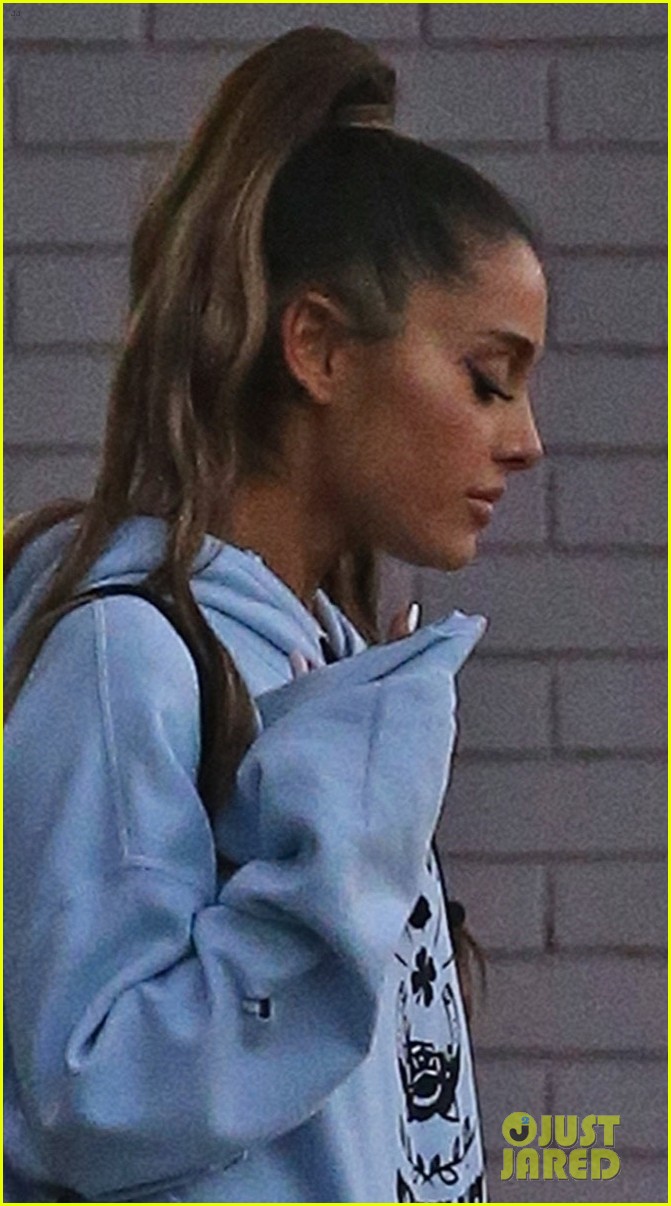 ariana grande spends the day at the studio in weho 02