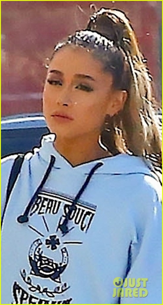 ariana grande spends the day at the studio in weho 04