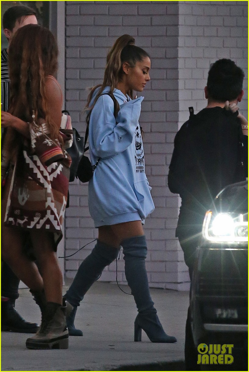 ariana grande spends the day at the studio in weho 05