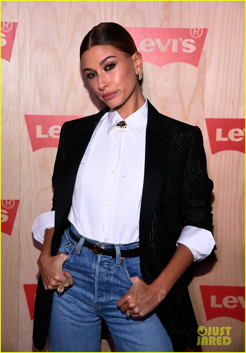 hailey baldwin barbara palvin dylan sprouse levis store opening 02