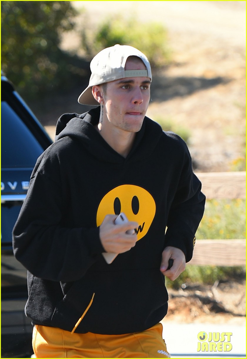 justin bieber goes for a run 02