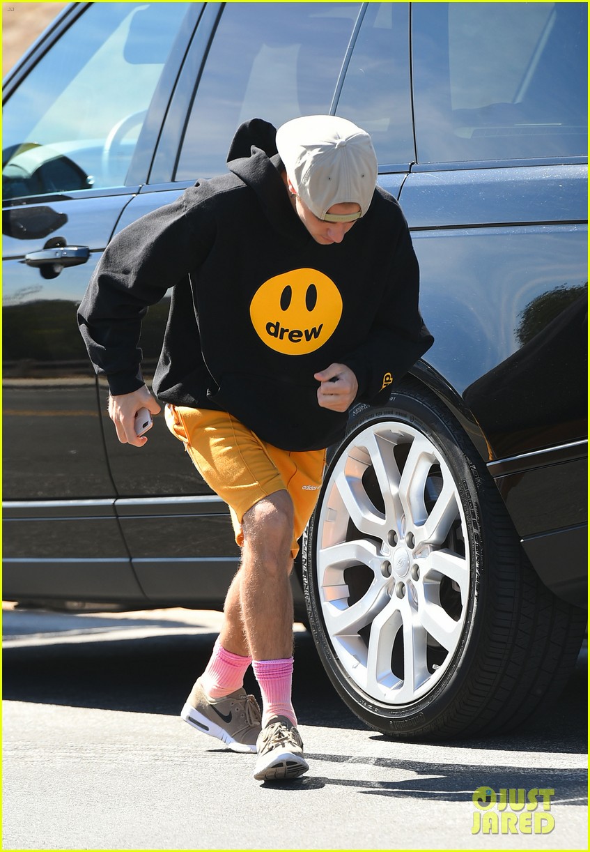 justin bieber goes for a run 09