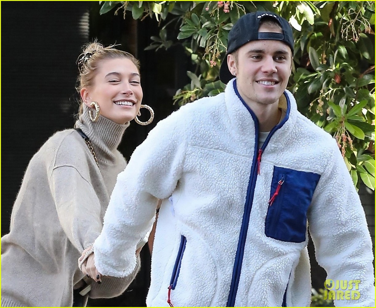 justin bieber spins wife hailey as they dance in the street 07