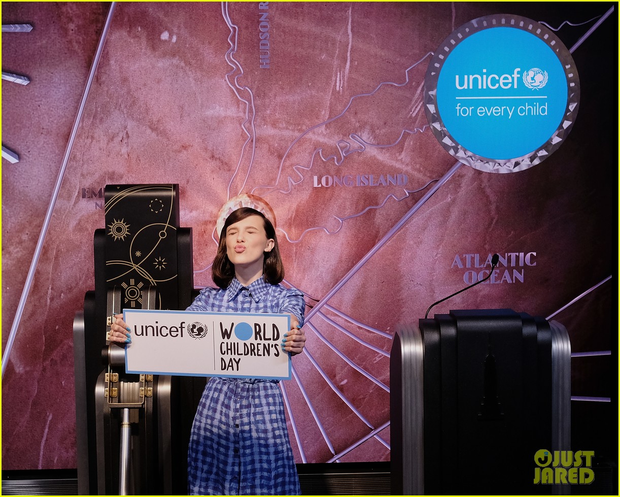 millie bobby brown lights empirie state building in honor unicef day 01