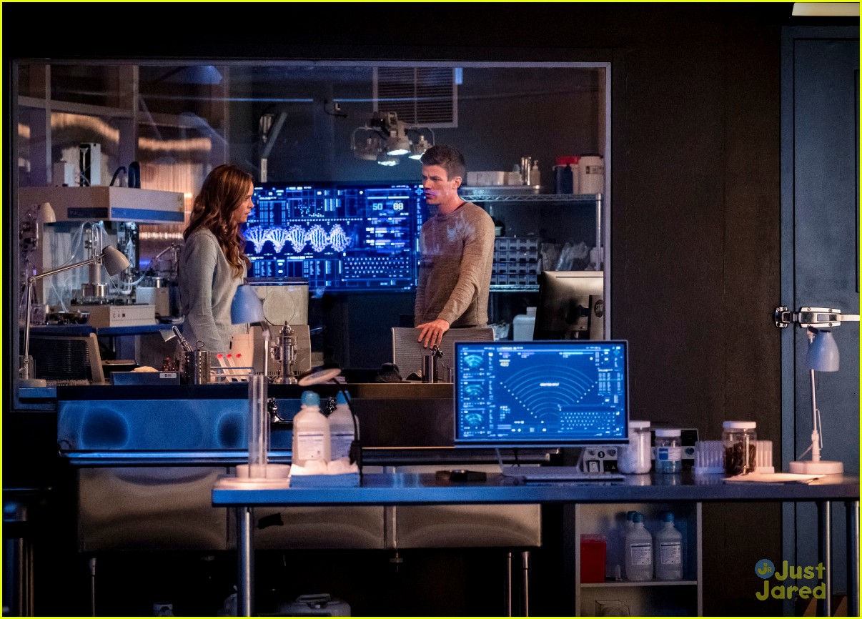 caitlin finds dad the flash tonight 11