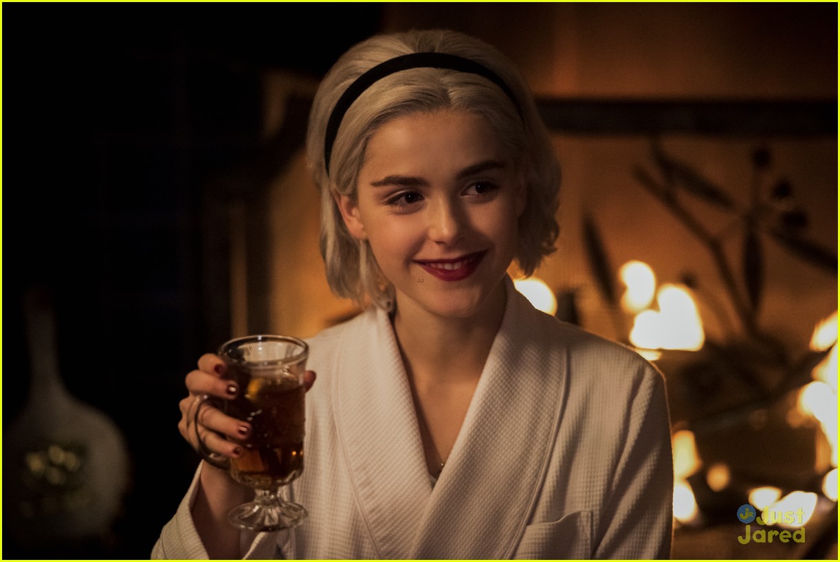 caos holiday episode official stills 01