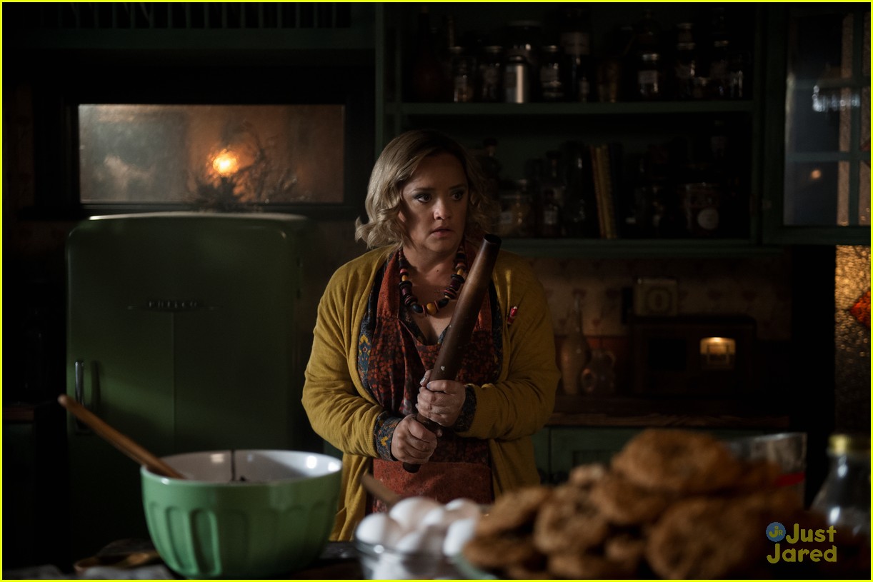 caos holiday episode official stills 08