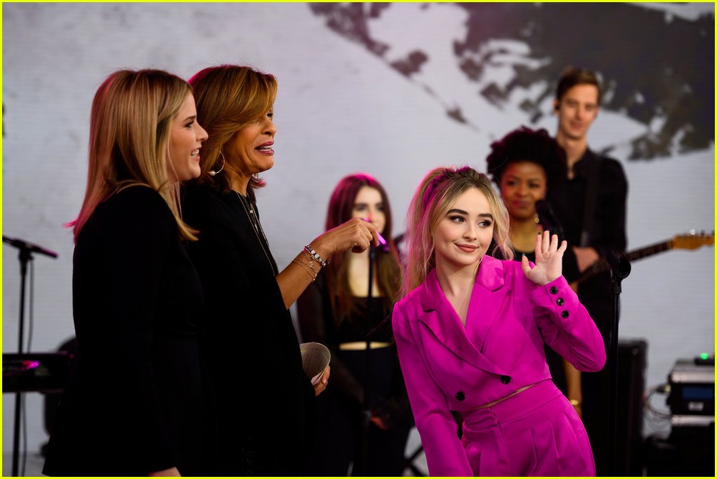 sabrina carpenter performs sue me on today show watch now 01