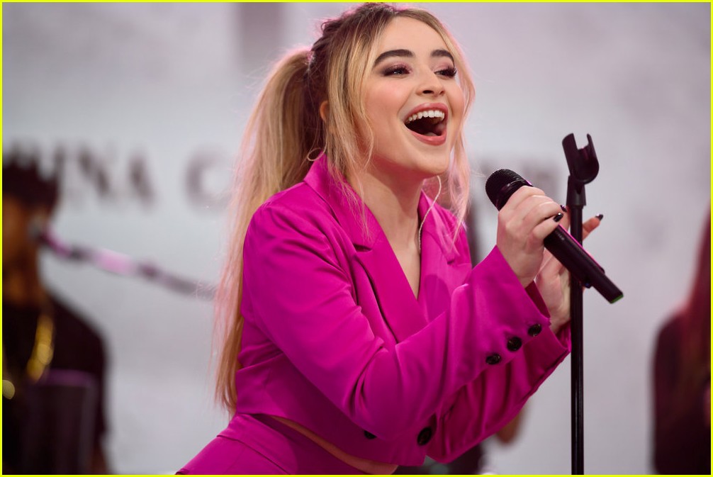 sabrina carpenter performs sue me on today show watch now 02