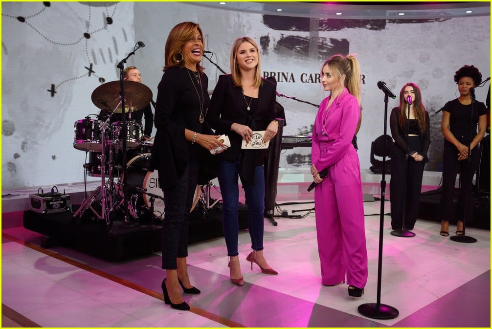 sabrina carpenter performs sue me on today show watch now 05