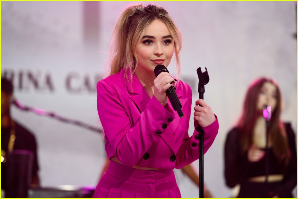 sabrina carpenter performs sue me on today show watch now 06