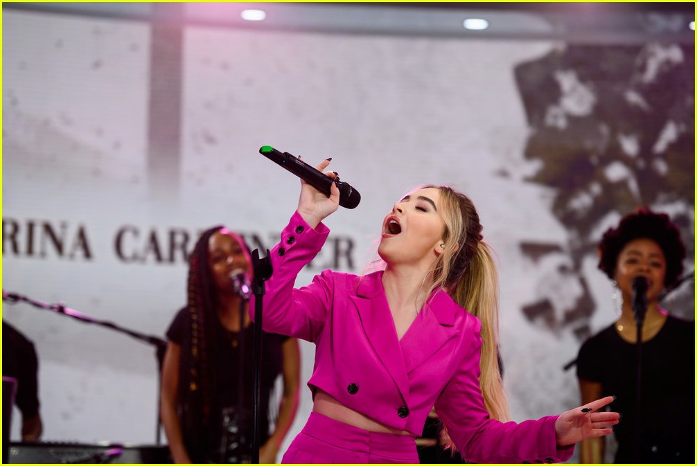 sabrina carpenter performs sue me on today show watch now 07