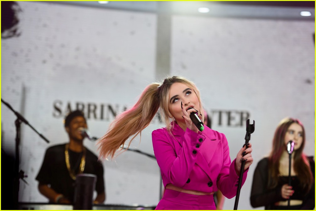 sabrina carpenter performs sue me on today show watch now 08