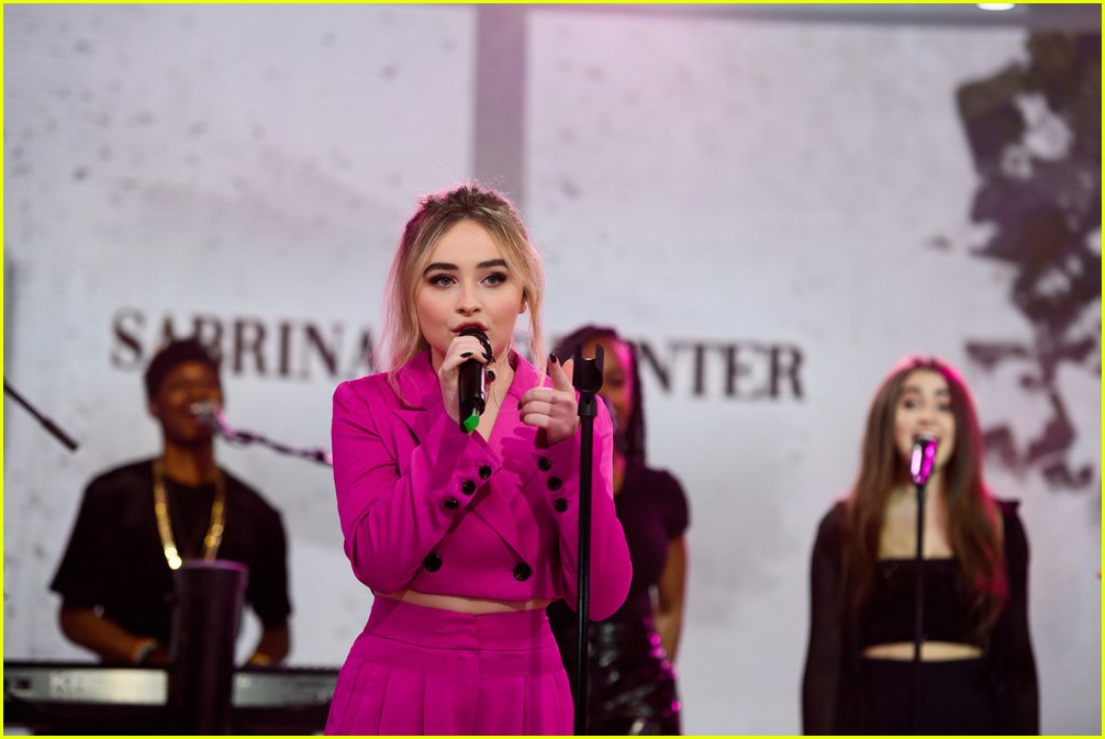 sabrina carpenter performs sue me on today show watch now 09