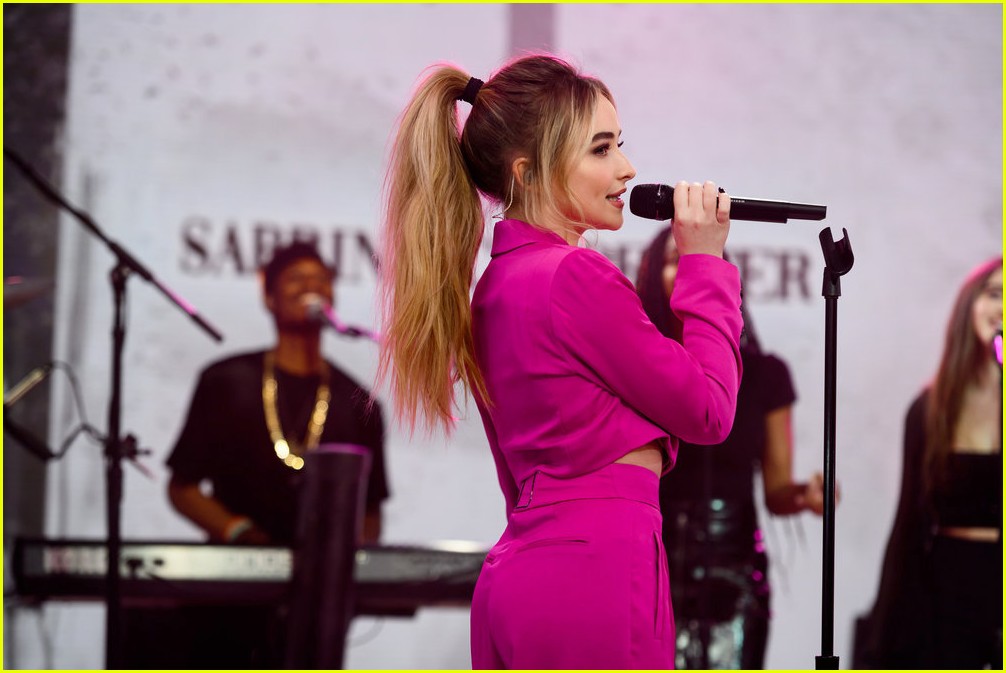 sabrina carpenter performs sue me on today show watch now 12