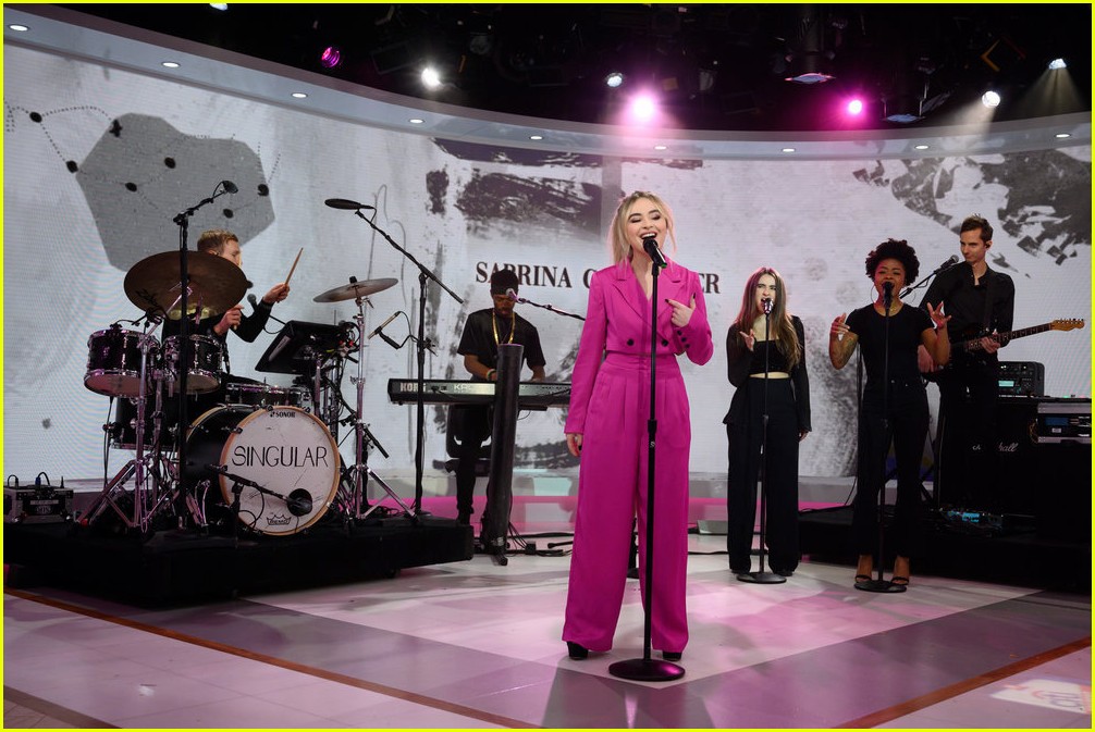 sabrina carpenter performs sue me on today show watch now 15
