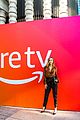 delilah belle brings french bulldog to amazon fire tv event 12