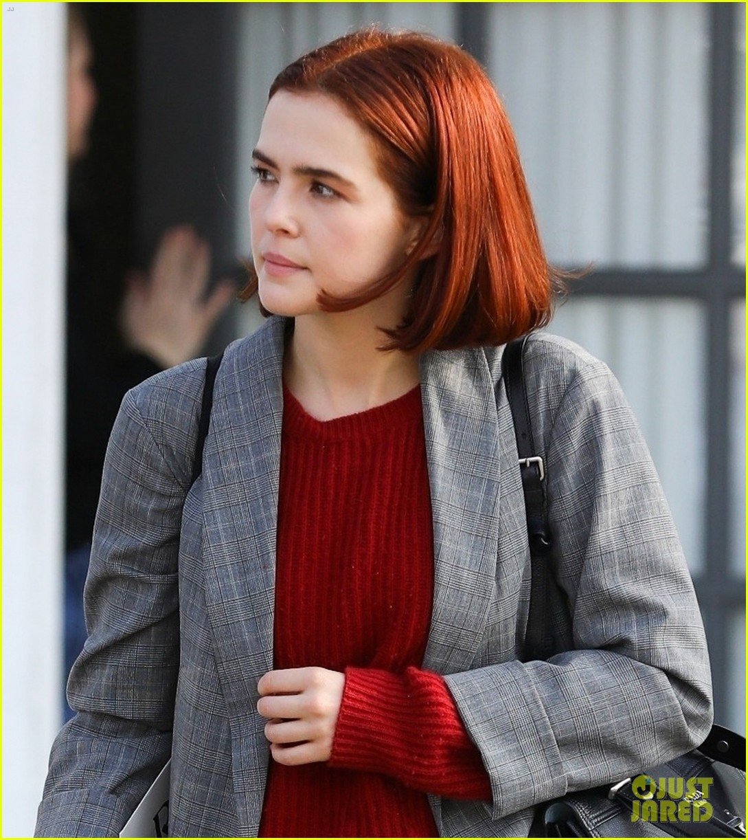 zoey deutch steps out with new red bob haircut 06