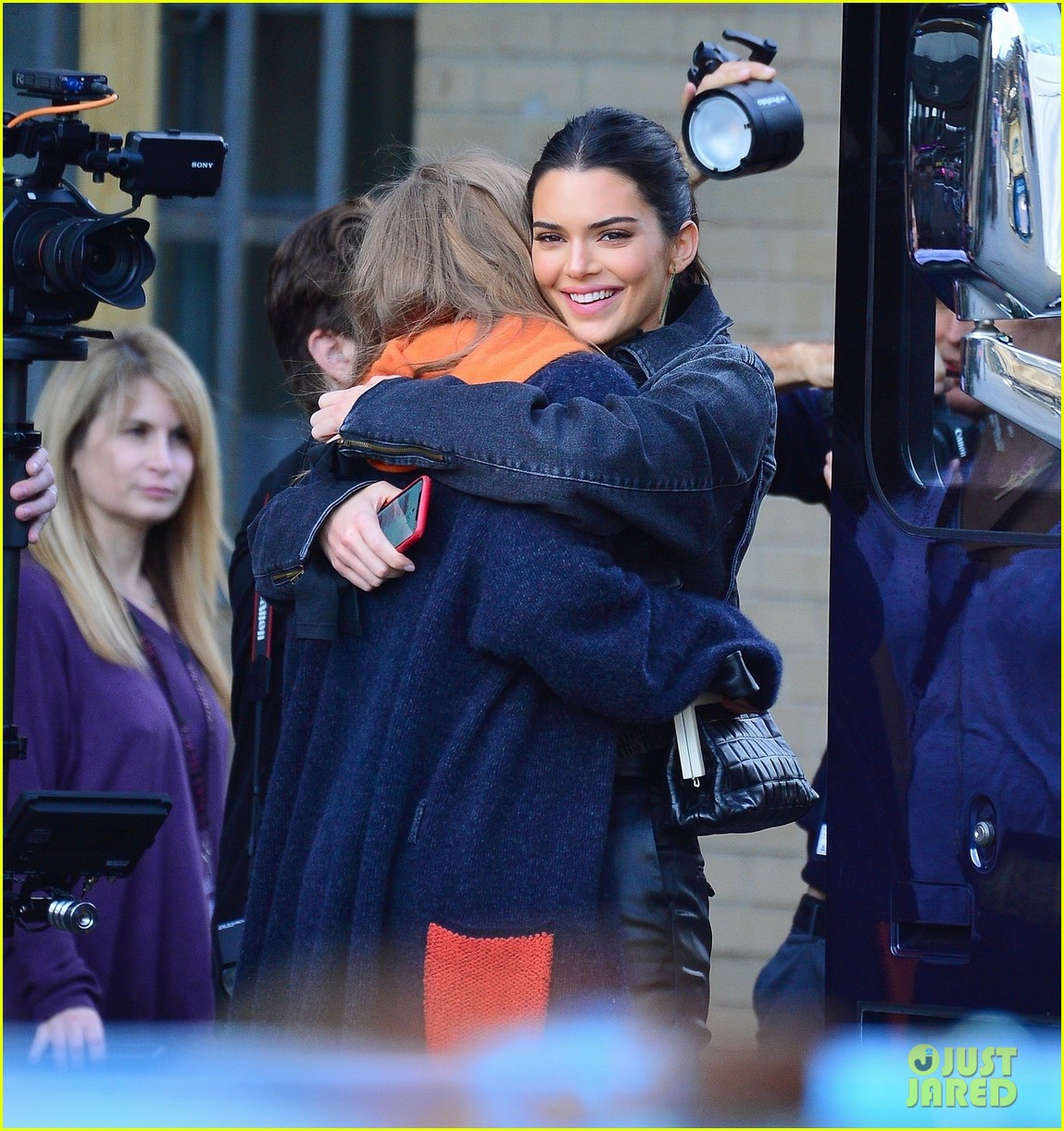 gigi hadid and kendall jenner share a hug outside of victorias secret fashion show rehearsals 02