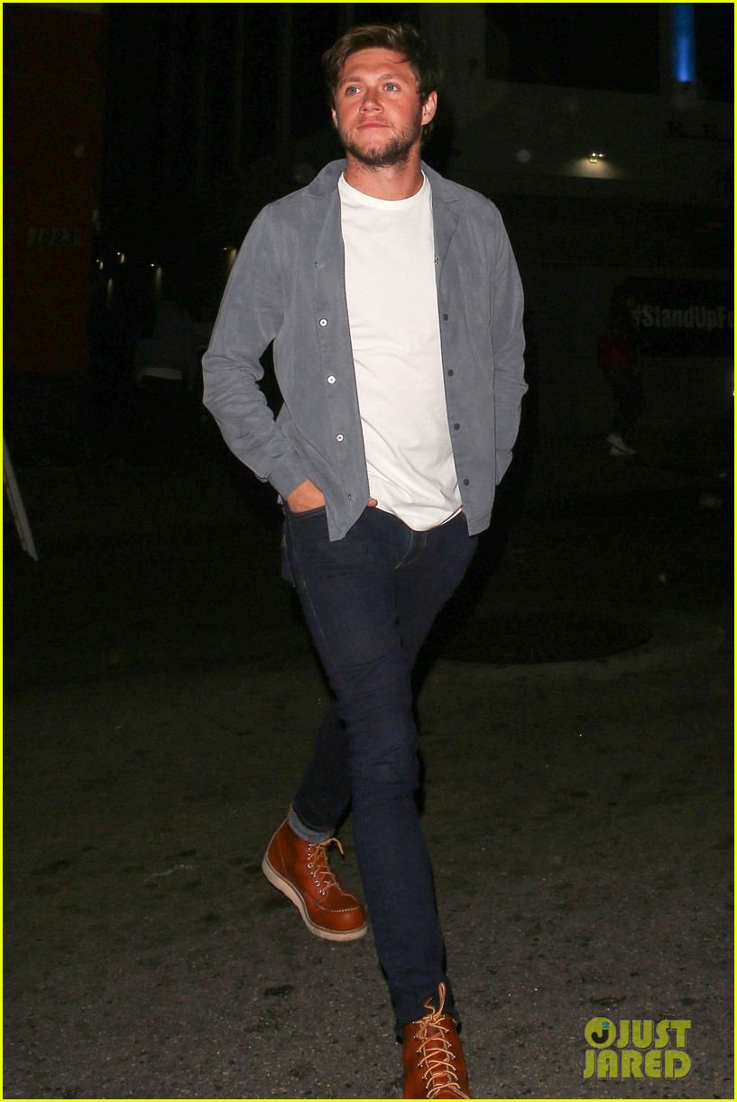 niall horan checks out corey harpers sold out hotel cafe concert 05