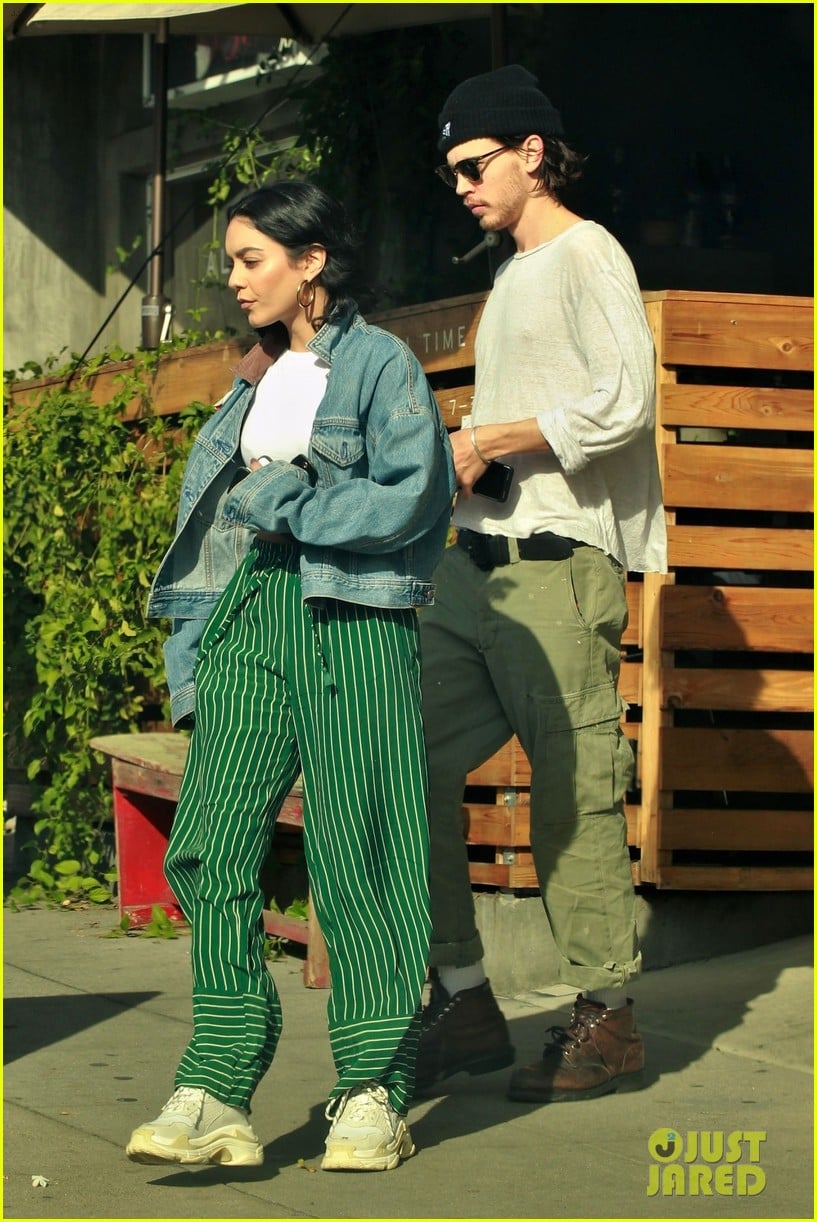 vanessa hudgens austin butler step out for romantic lunch date 01