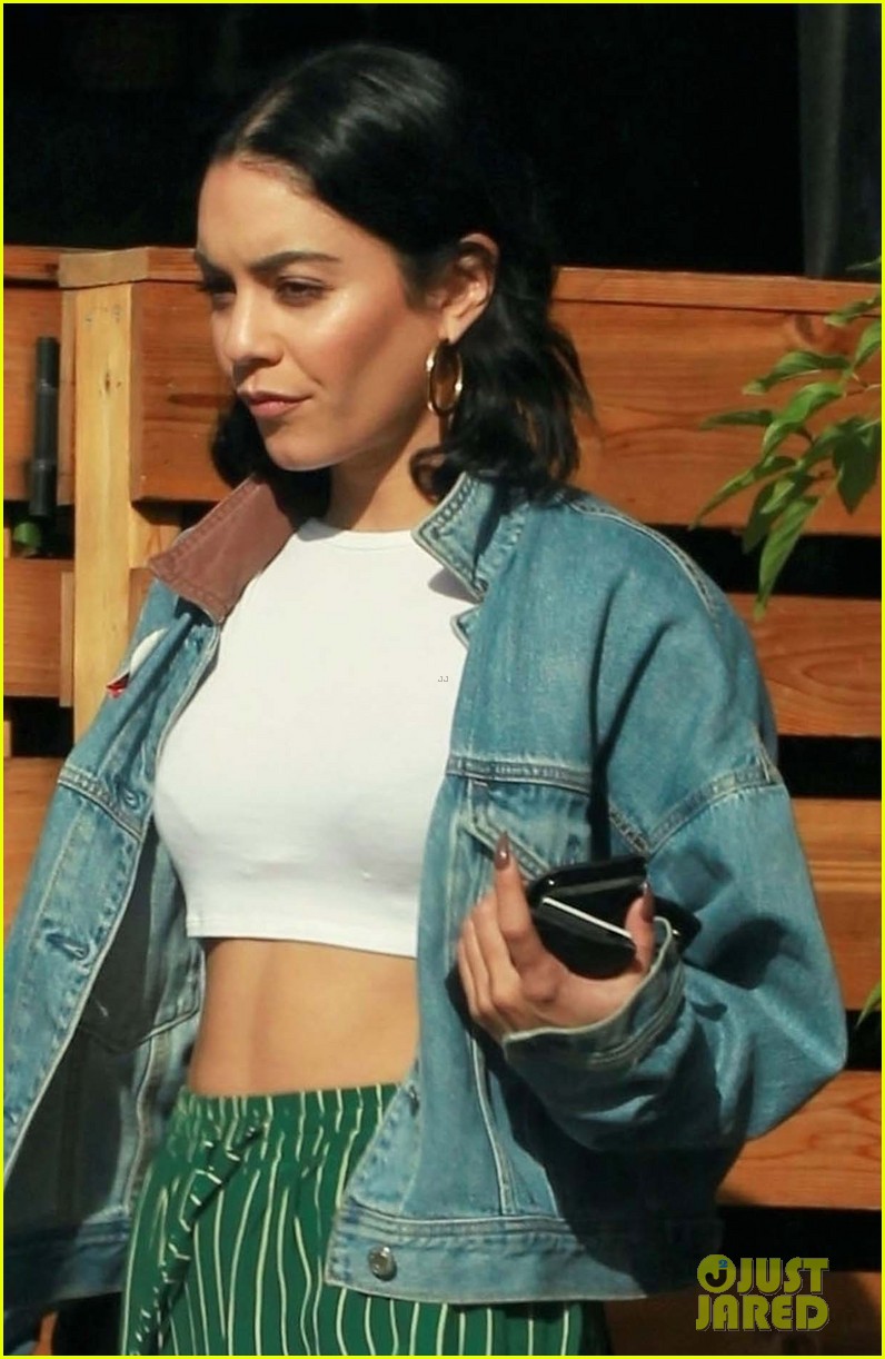 vanessa hudgens austin butler step out for romantic lunch date 04