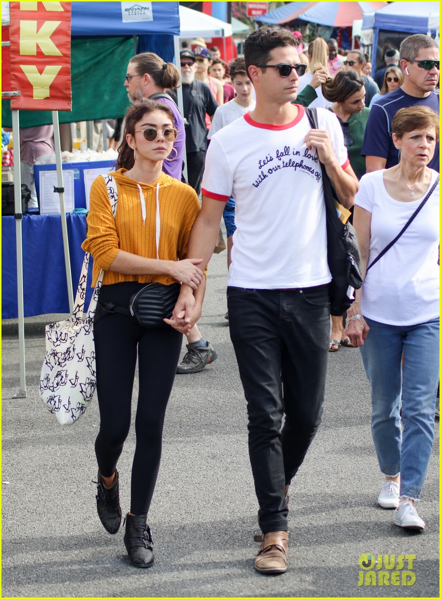sarah hyland and wells adams share sweet kiss at the farmers market 05