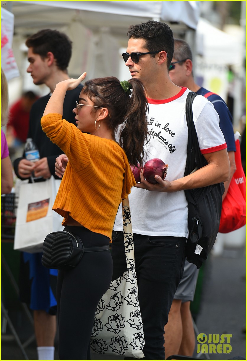 sarah hyland and wells adams share sweet kiss at the farmers market 16