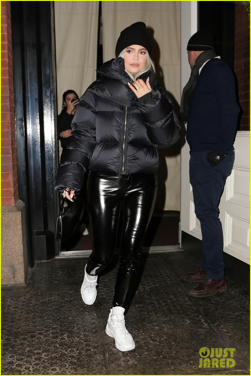 kylie jenner bundles up for night out in nyc 01