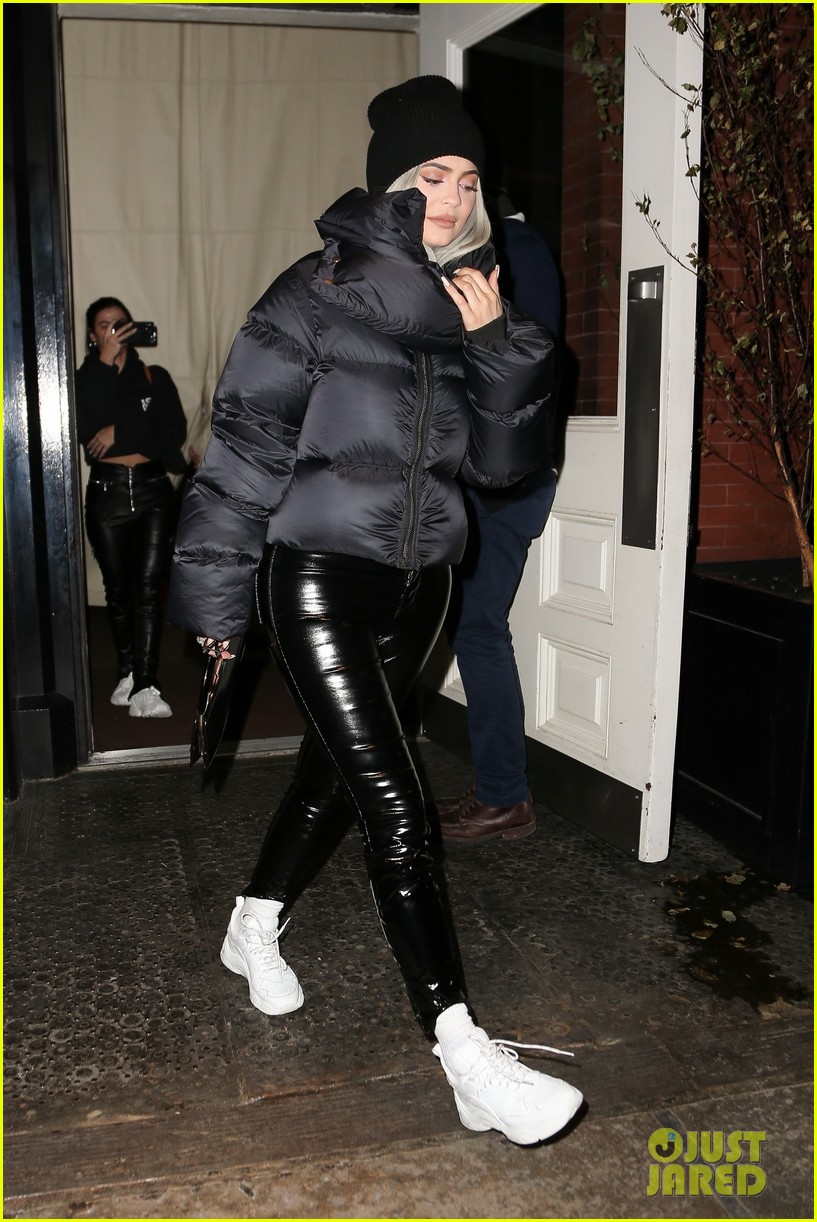 kylie jenner bundles up for night out in nyc 05