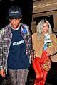 kylie jenner travis scott hold hands after his nyc concert 02