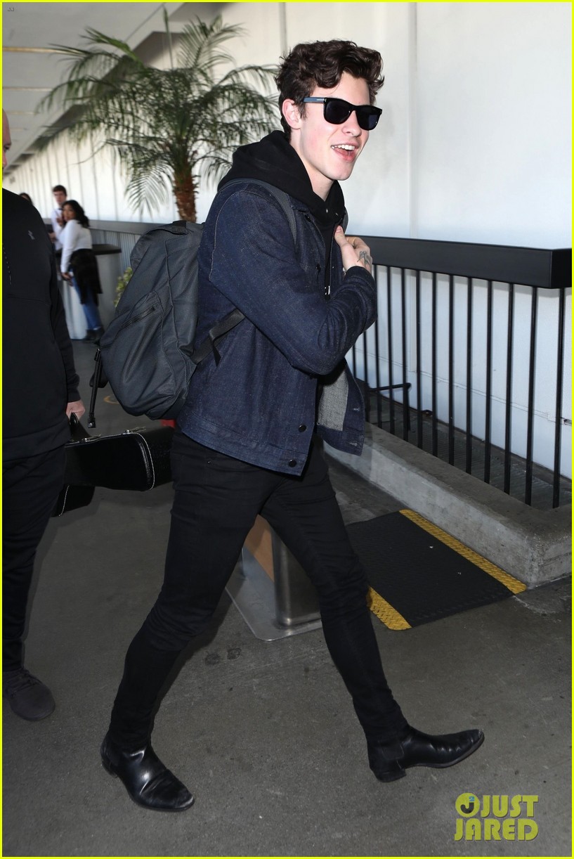 shawn mendes is all smiles jetting out of lax 05